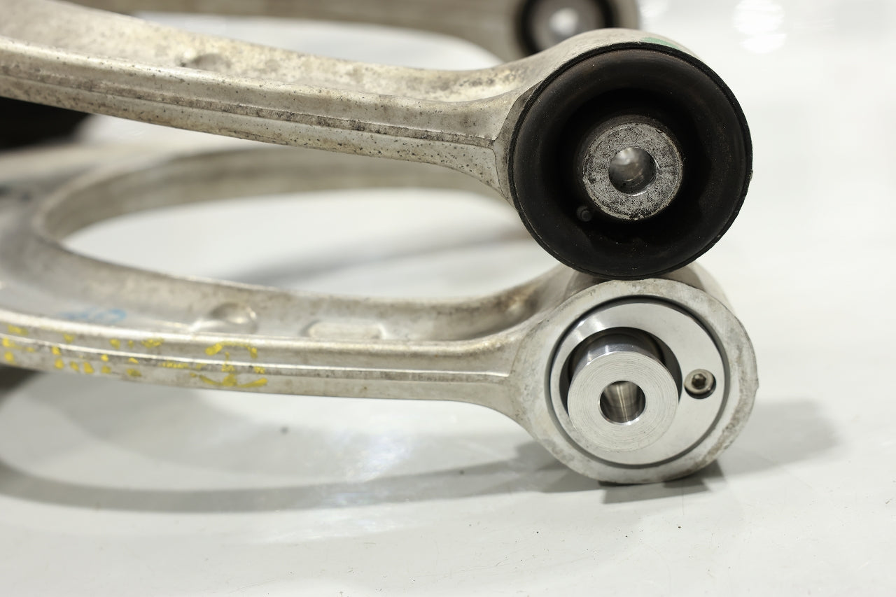 F10 F06 F12 F13 M5 M6 など フロントアッパーアーム オリジナル偏芯ピロブッシュ 左右セット