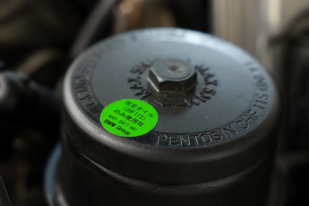 BMW純正 FUCHS TITAN CHF11S 1liter パワステフルード補充用に 83 29 0 429 576