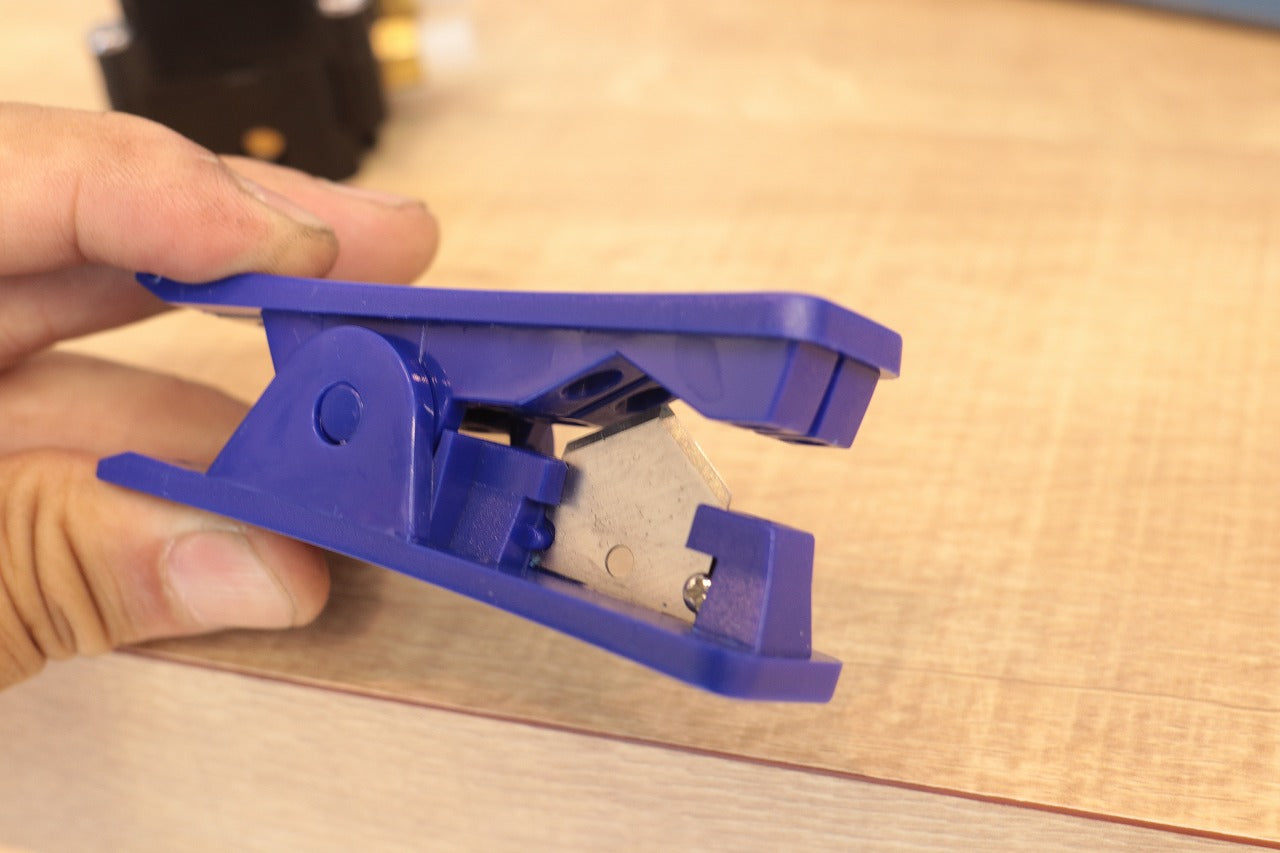 BMW F11 5シリーズツーリング エアサスバルブブロック