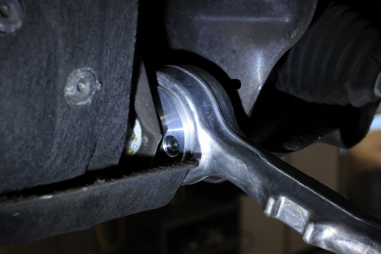 BMW フロントロアアーム コントロールアーム オリジナル偏芯ピロブッシュ 左右 F系 1~4シリーズに適合