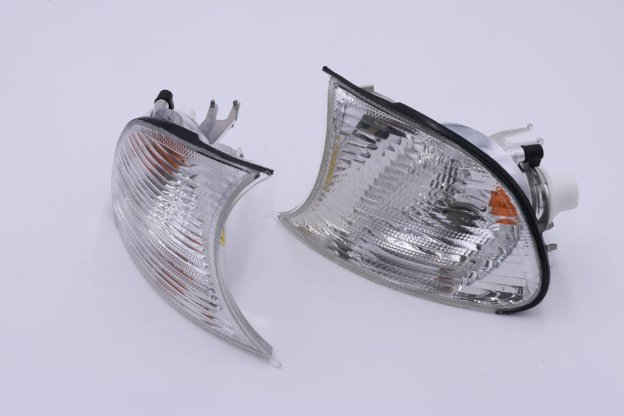 E46 クーペ/カブリオレ用　後期純正フロントウィンカーレンズ左右セット